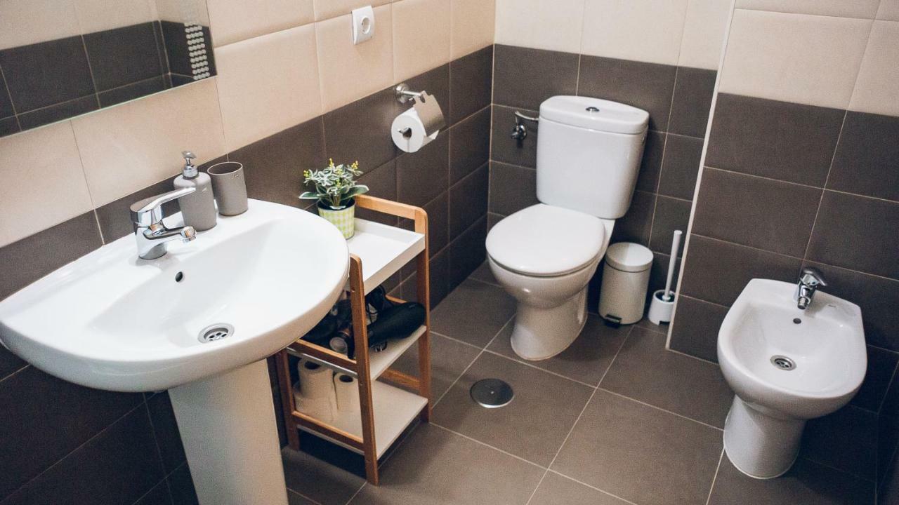 Apartamento En Centro Tradicional Alicante Luaran gambar